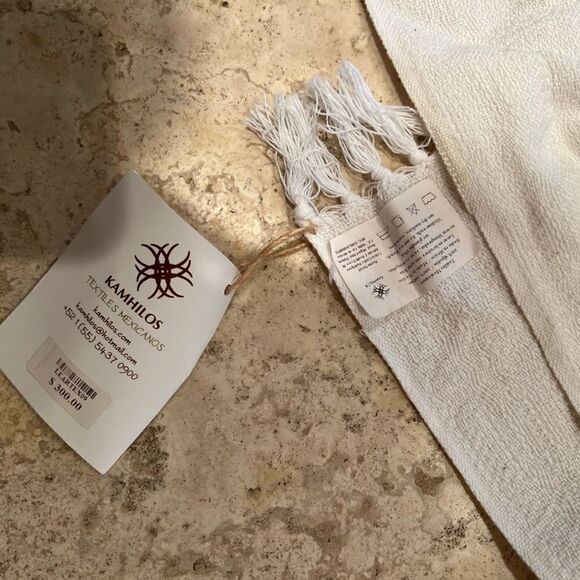 Beautiful Woven Scarf from Mexico with tassels - Picture 3 of 4